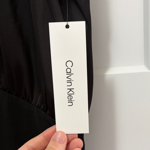 Calvin Klein Women's Elegant Black Blouse Sz XL - Picture 3 of 4